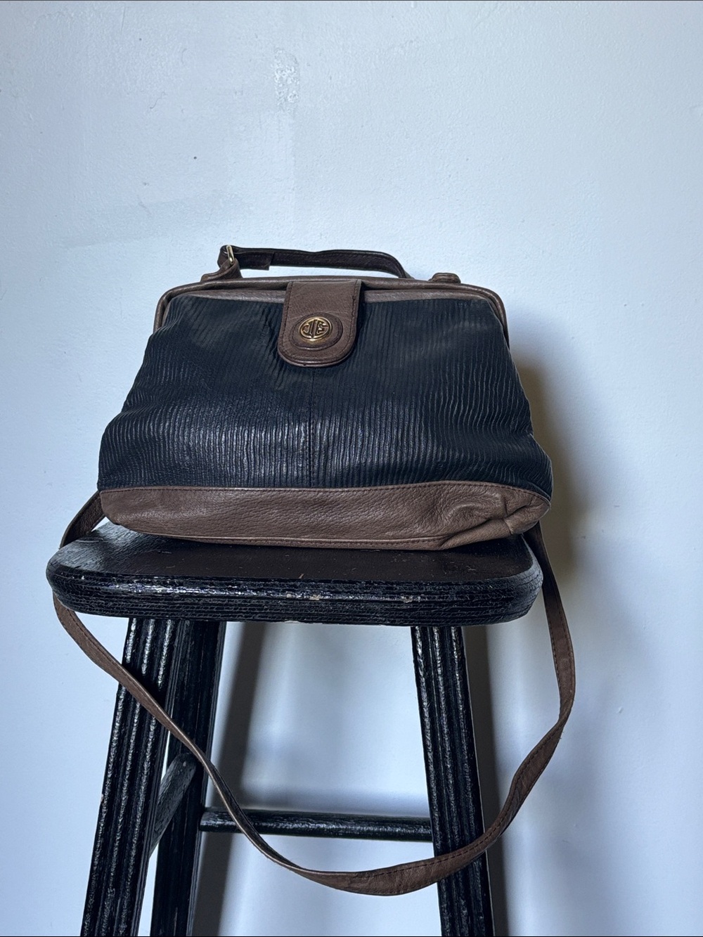 Vintage OneEast. Black Brown Leather Crossbody Doctor Bag